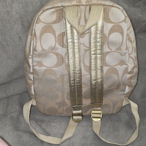 RARE Coach Poppy Backpack with Colorful Floral Design - Picture 5 of 6